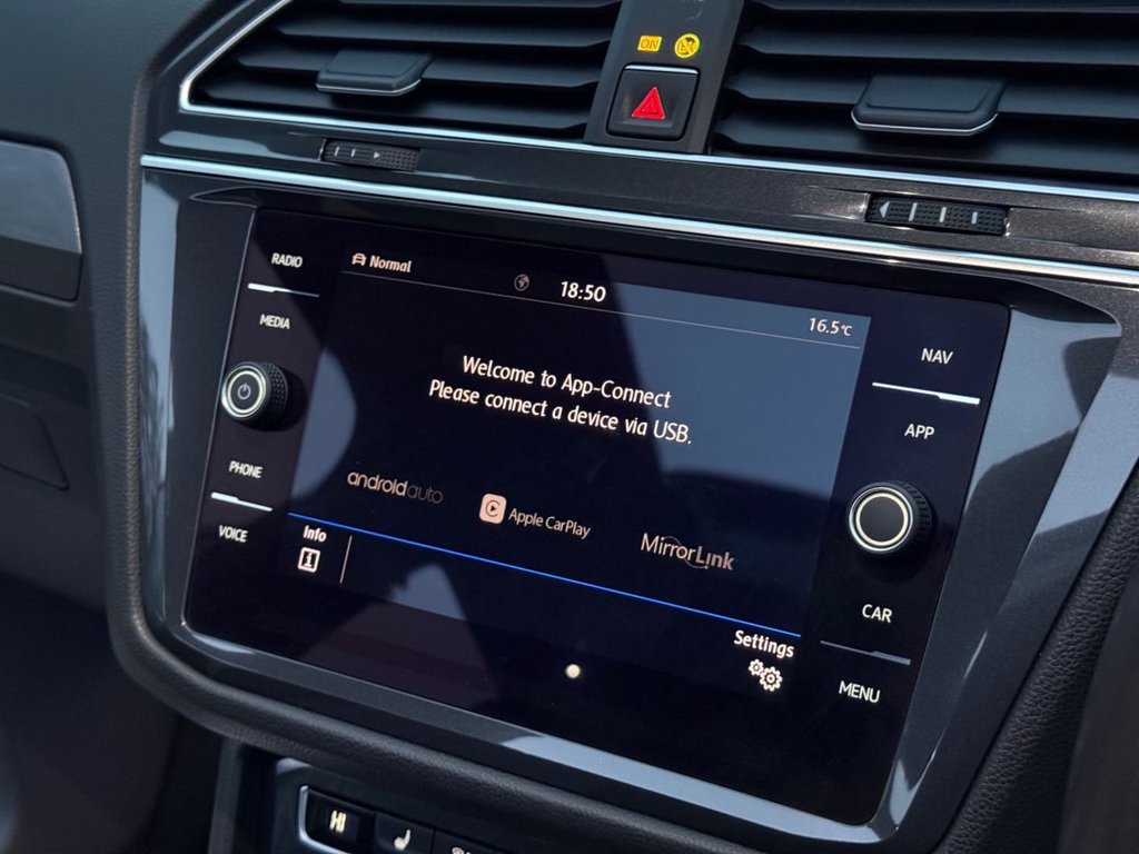 Used Volkswagen Tiguan 2018 for sale - 76234345: Photo 32