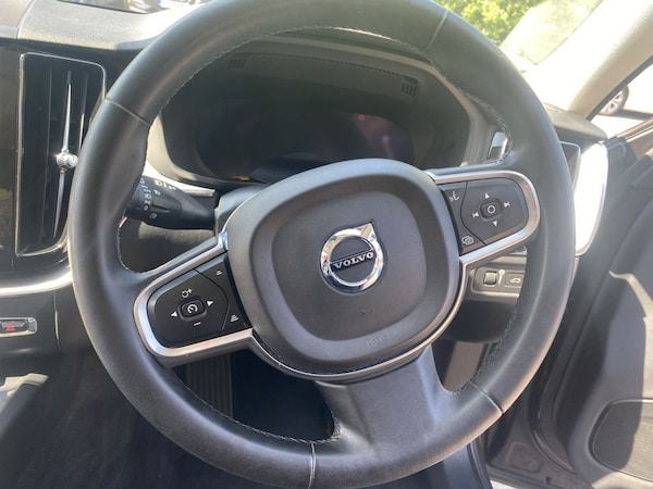 Used Volvo XC60 2021 for sale - 76234336: Photo 11