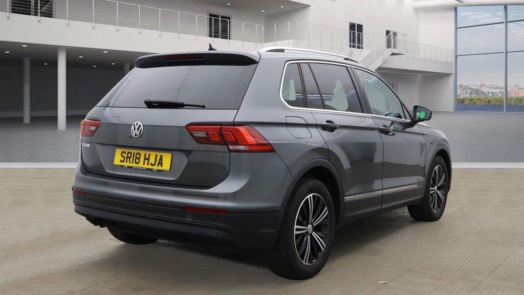 Used Volkswagen Tiguan 2018 for sale - 77153817: Photo 4