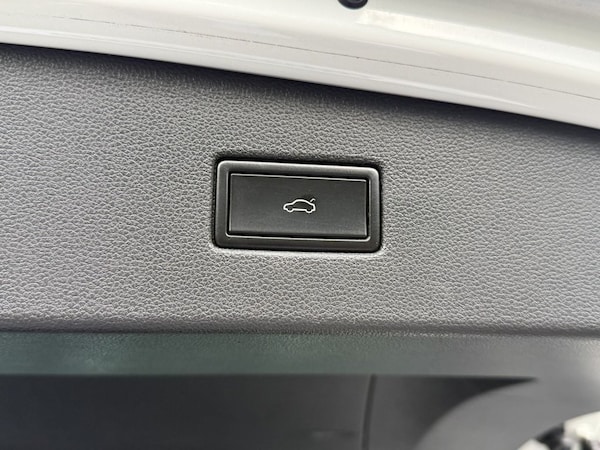 Used Volkswagen Tiguan 2020 for sale - 76234400: Photo 30