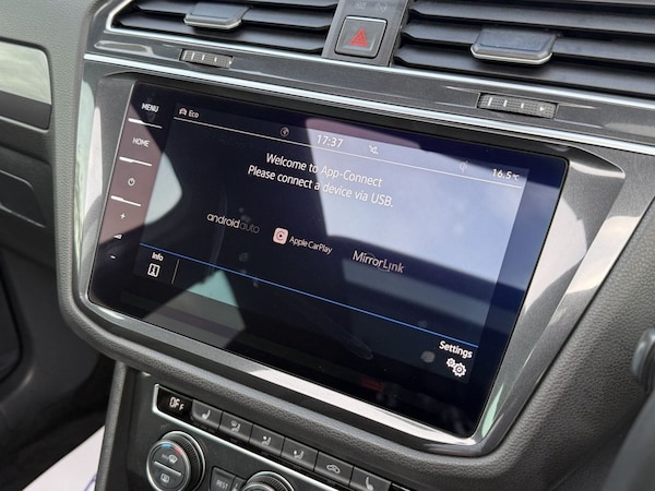 Used Volkswagen Tiguan 2020 for sale - 76234400: Photo 37