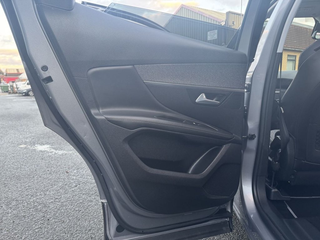 Used Peugeot 3008 2018 for sale - 77153232: Photo 17