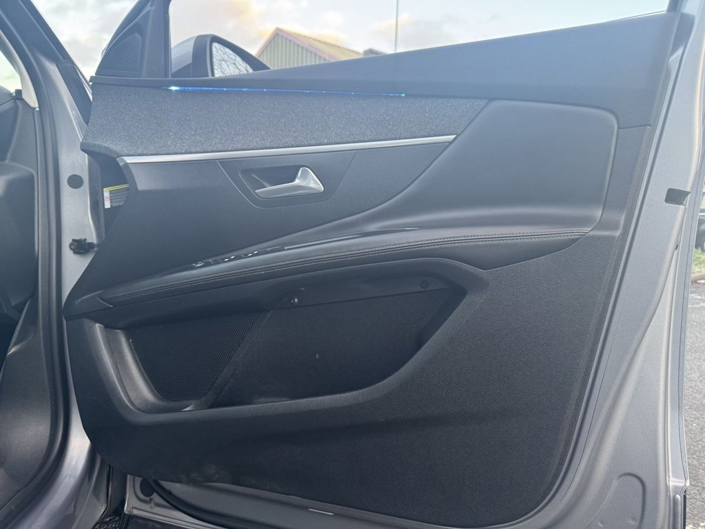 Used Peugeot 3008 2018 for sale - 77153232: Photo 20