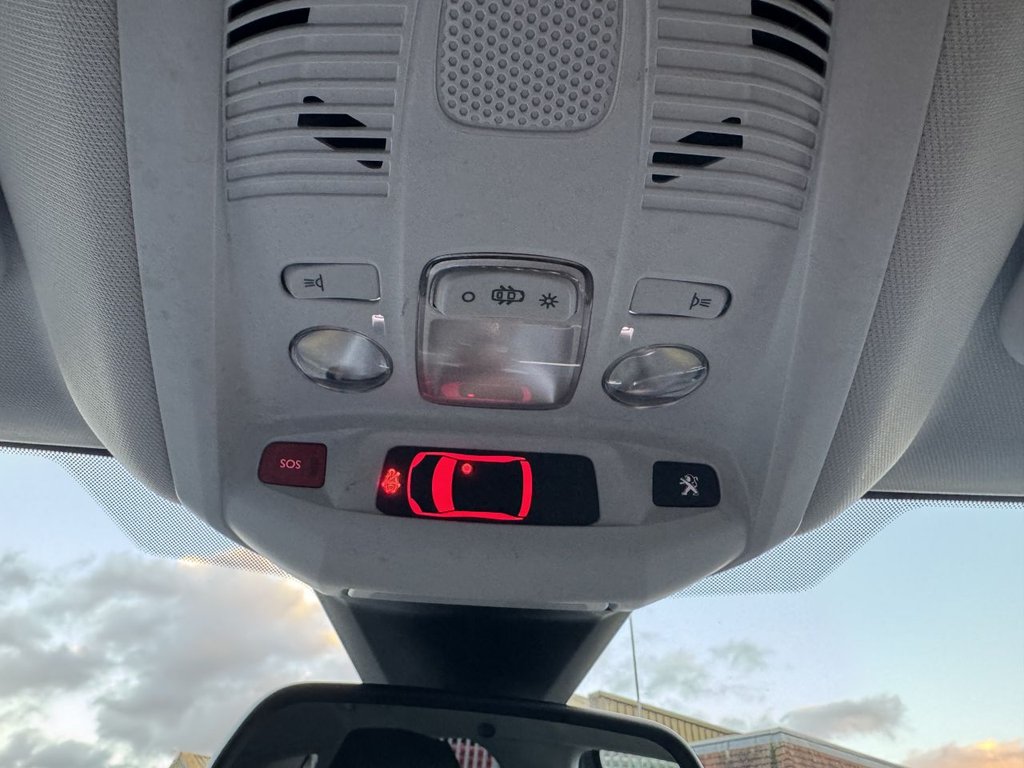 Used Peugeot 3008 2018 for sale - 77153232: Photo 29