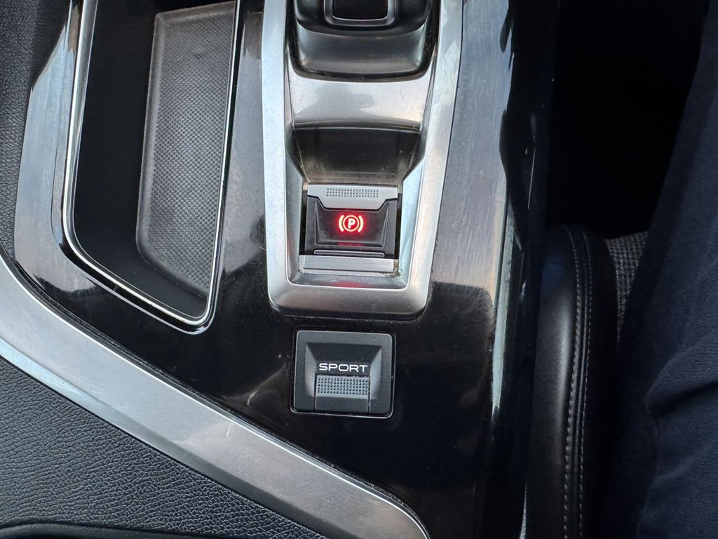 Used Peugeot 3008 2018 for sale - 77153232: Photo 30