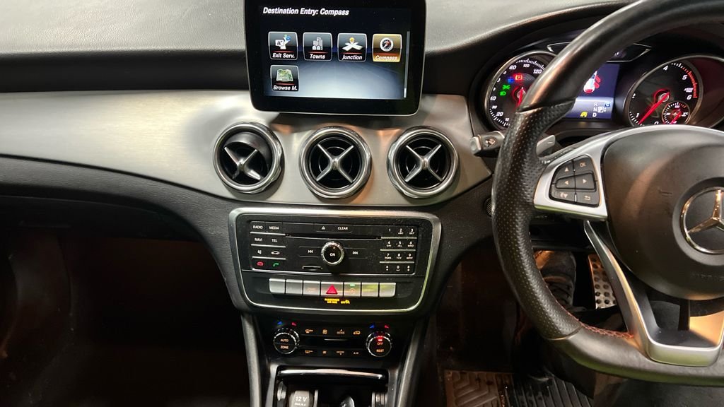 Used Mercedes-Benz GLA 2018 for sale - 76333585: Photo 11