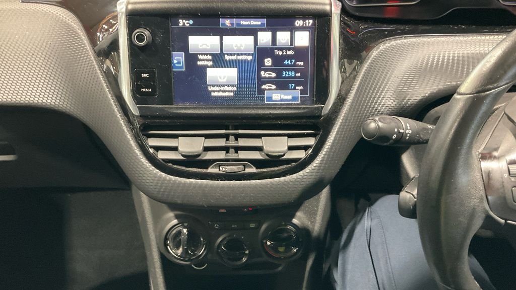 Used Peugeot 2008 2016 for sale - 77806199: Photo 17