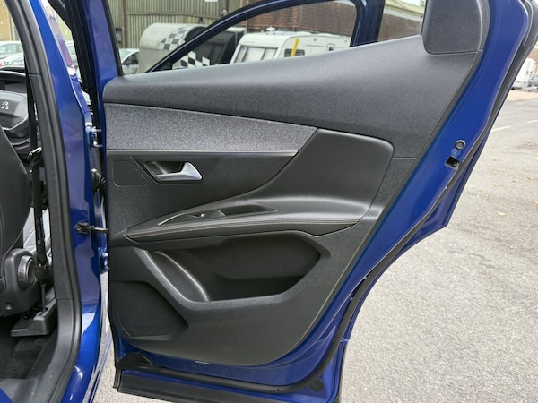 Used Peugeot 3008 2018 for sale - 76234443: Photo 19