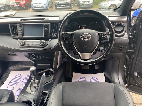 Used Toyota RAV4 2018 for sale - 76234358: Photo 12