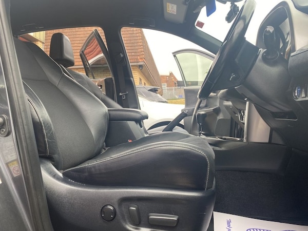 Used Toyota RAV4 2018 for sale - 76234358: Photo 14