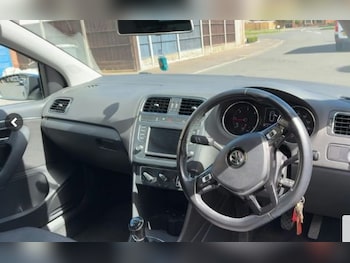 Used Volkswagen Polo 2016 for sale - 78330230: Photo