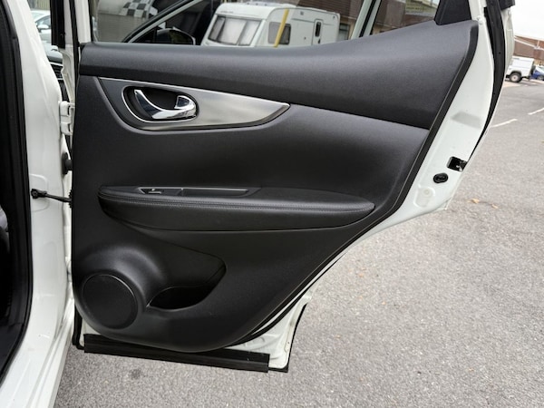 Used Nissan Qashqai 2018 for sale - 76234270: Photo 19
