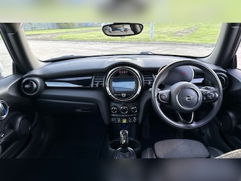 Used MINI Hatch 2020 for sale - 76318741: Photo