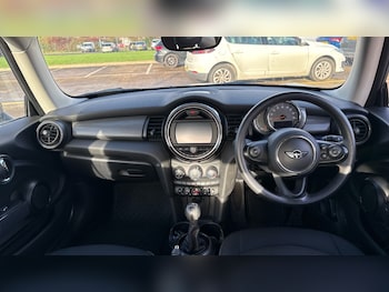 Used MINI Hatch 2019 for sale - 76788331: Photo