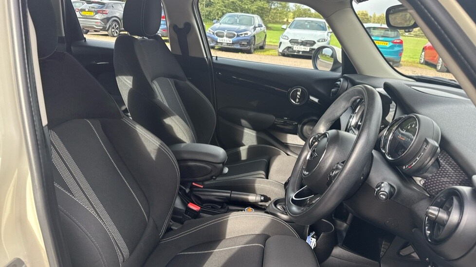 Used MINI Hatch 2018 for sale - 75722348: Photo 11