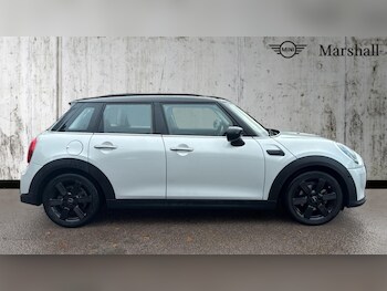 Used MINI Hatch 2022 for sale - 76459132: Photo