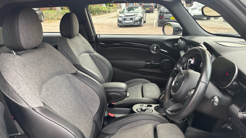 Used MINI Hatch 2023 for sale - 76033608: Photo 11