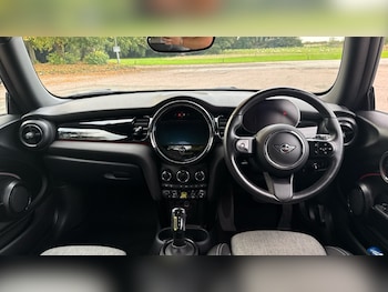 Used MINI Hatch 2023 for sale - 76033608: Photo