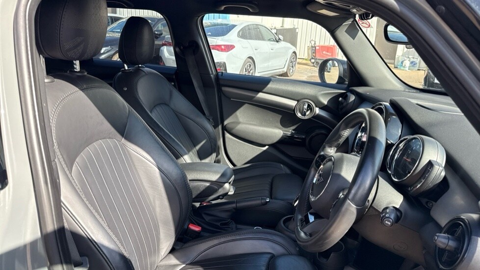 Used MINI Hatch 2022 for sale - 76593767: Photo 11