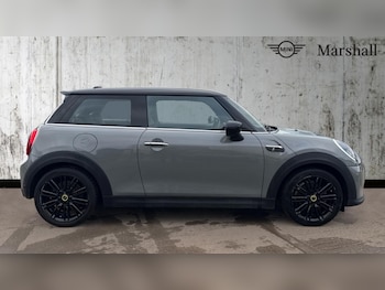 Used MINI Hatch 2022 for sale - 76062277: Photo