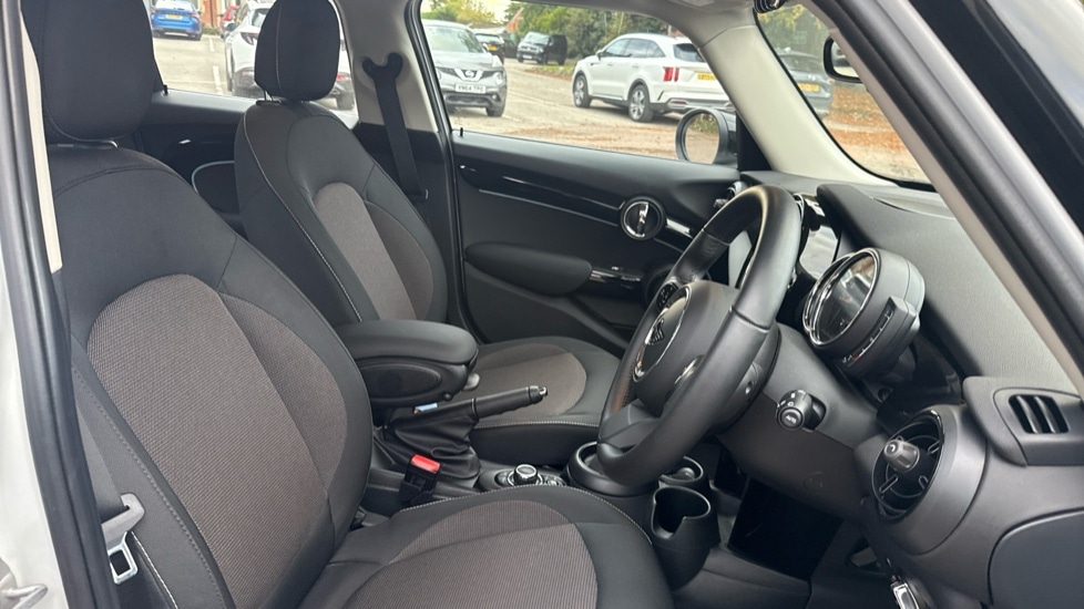 Used MINI Hatch 2022 for sale - 76350892: Photo 11