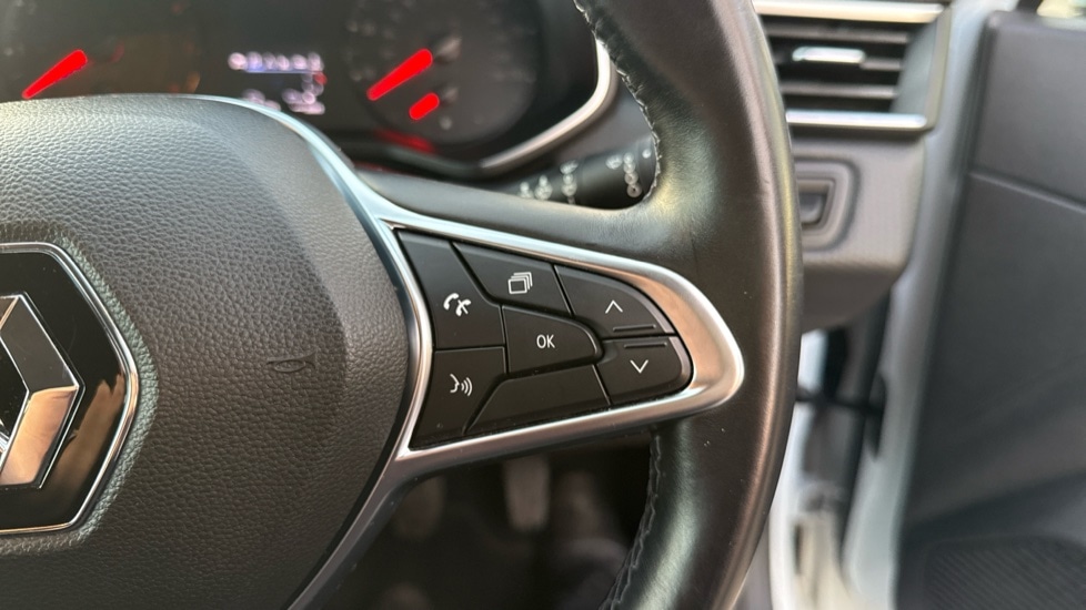 Used Renault Clio 2019 for sale - 76773380: Photo 21