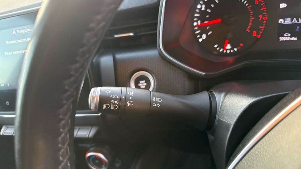 Used Renault Clio 2019 for sale - 76773380: Photo 27