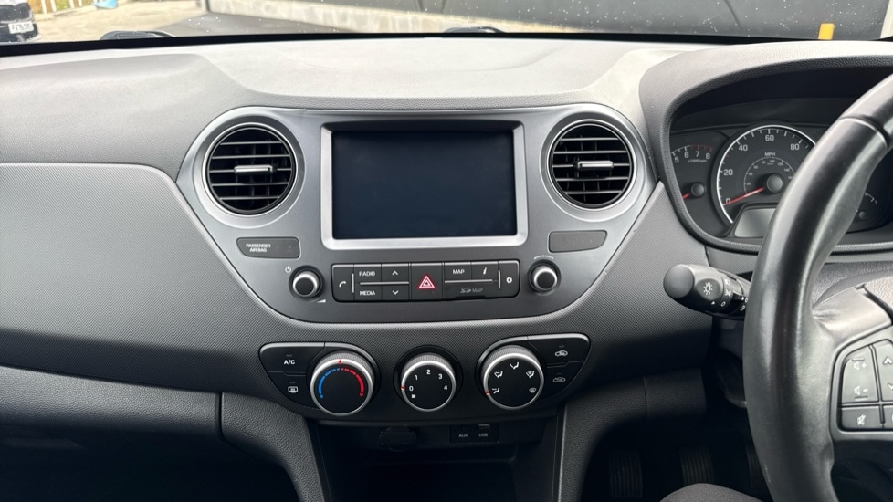 Used Hyundai i10 2018 for sale - 76321888: Photo 12