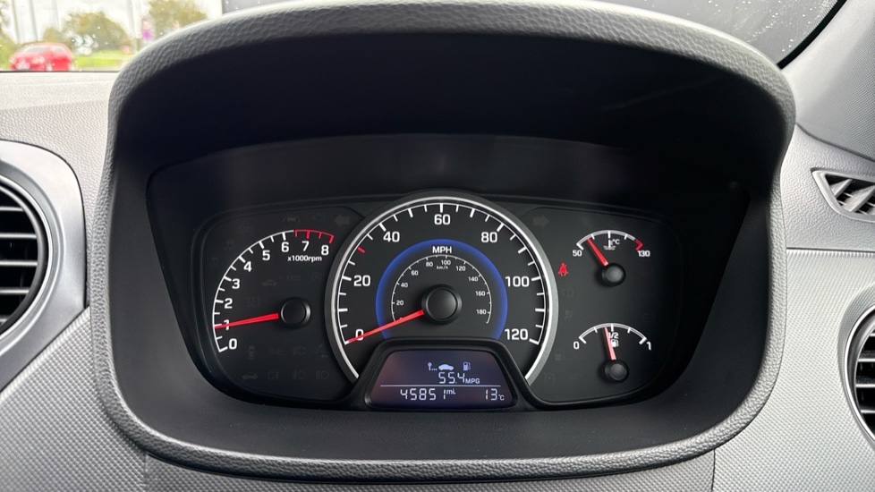 Used Hyundai i10 2018 for sale - 76321888: Photo 13