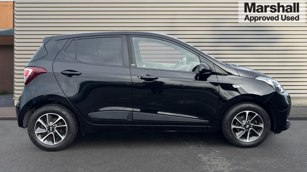 Used Hyundai i10 2018 for sale - 76321888: Photo 2