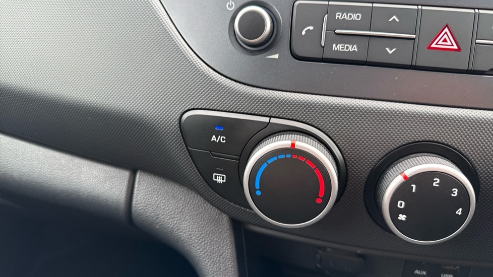 Used Hyundai i10 2018 for sale - 76321888: Photo 26