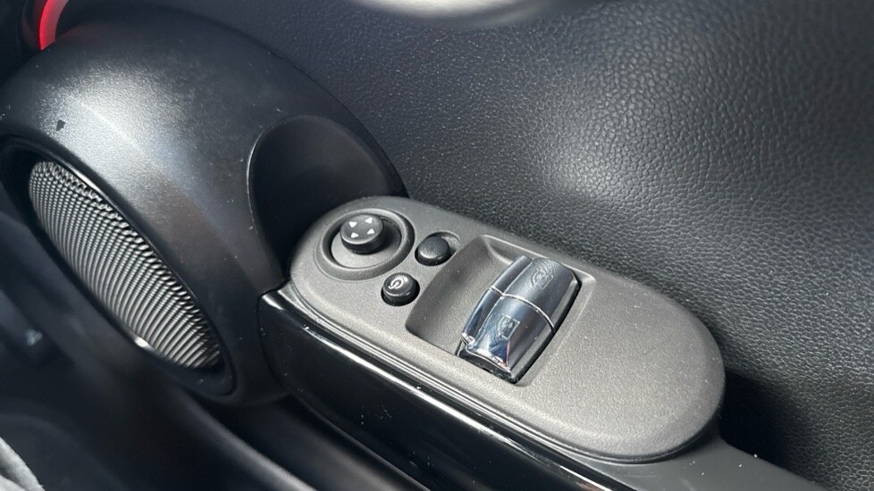 Used MINI Hatch 2022 for sale - 75930008: Photo 33