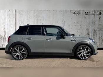 Used MINI Hatch 2022 for sale - 75929939: Photo