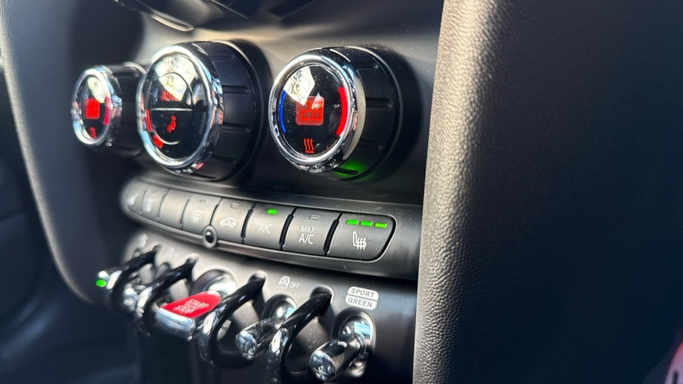 Used MINI Hatch 2024 for sale - 76552481: Photo 33