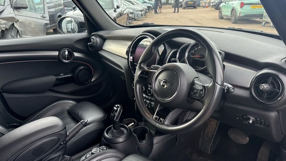 Used MINI Hatch 2022 for sale - 76289742: Photo 6