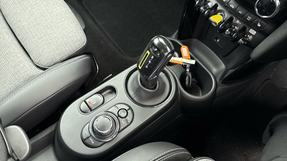 Used MINI Hatch 2022 for sale - 76140461: Photo 10