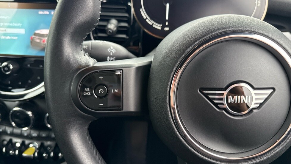 Used MINI Hatch 2022 for sale - 76140461: Photo 17