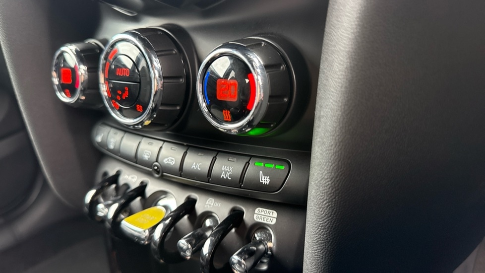 Used MINI Hatch 2022 for sale - 76140461: Photo 31