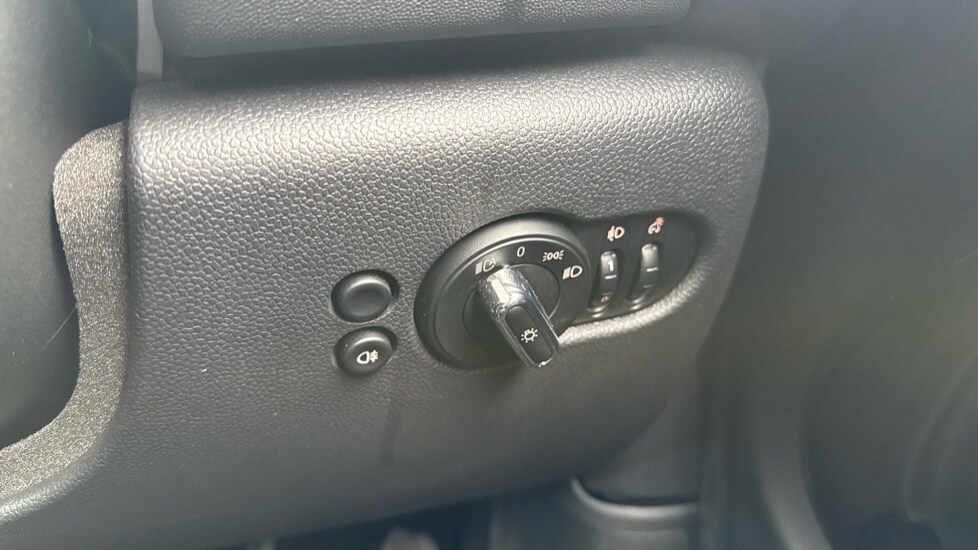 Used MINI Hatch 2022 for sale - 76140461: Photo 32