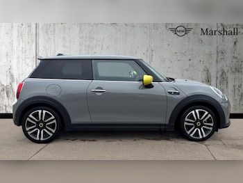 Used MINI Hatch 2022 for sale - 76140461: Photo