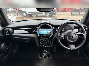 Used MINI Hatch 2022 for sale - 76140461: Photo