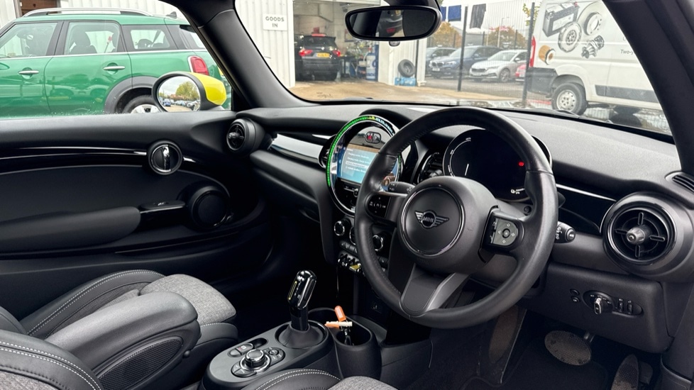 Used MINI Hatch 2022 for sale - 76140461: Photo 6