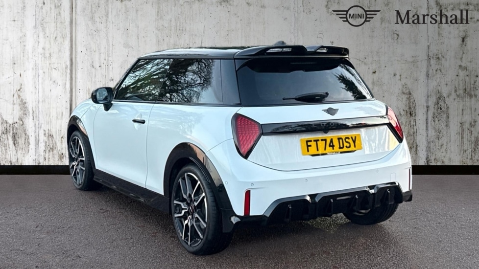 Used MINI Cooper 2024 for sale - 76630162: Photo 2