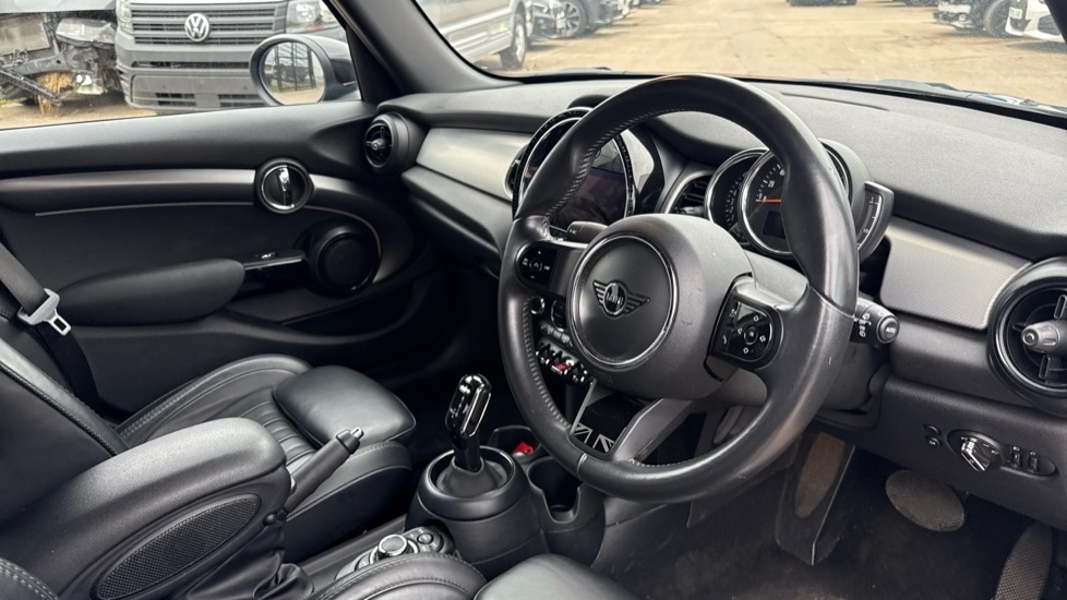 Used MINI Hatch 2022 for sale - 76580130: Photo 6