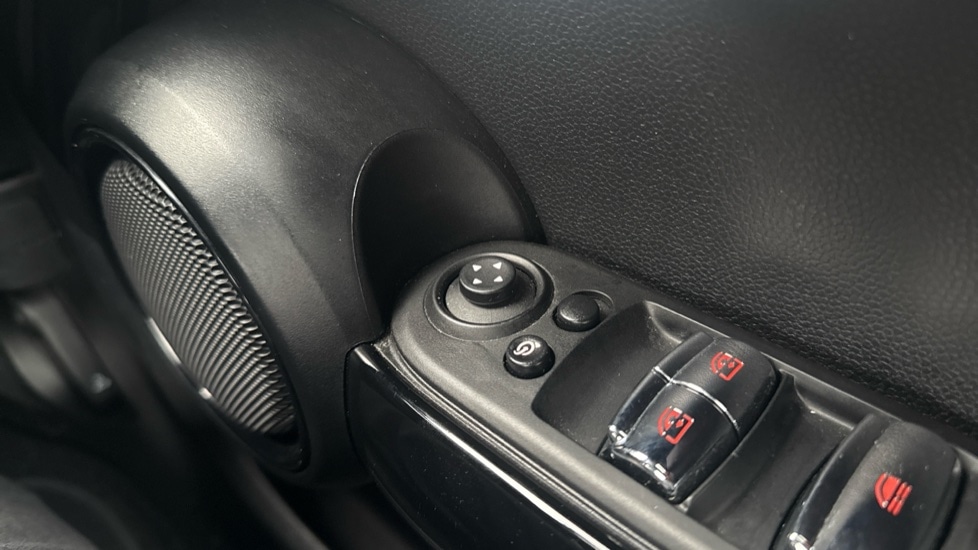 Used MINI Convertible 2021 for sale - 76366471: Photo 32