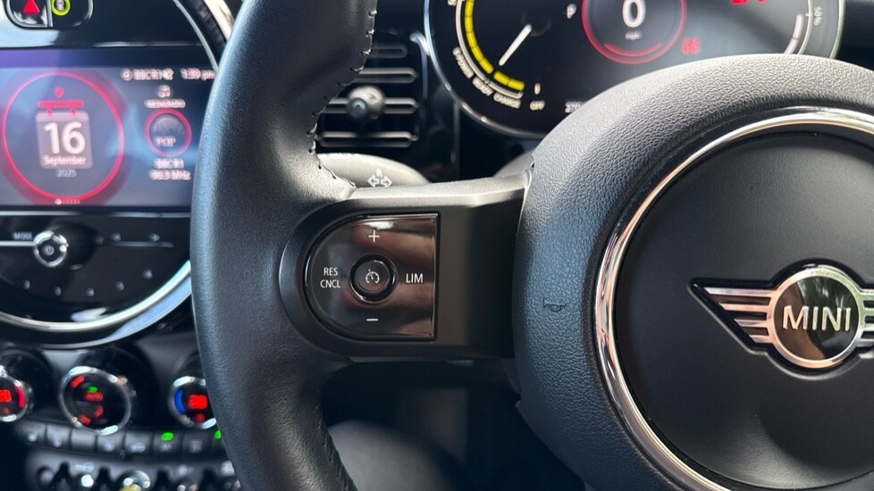 Used MINI Hatch 2022 for sale - 76894548: Photo 17