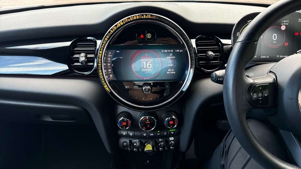 Used MINI Hatch 2022 for sale - 76894548: Photo 8