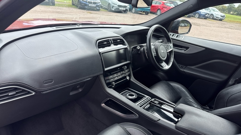 Used Jaguar F-Pace 2017 for sale - 75952410: Photo 10