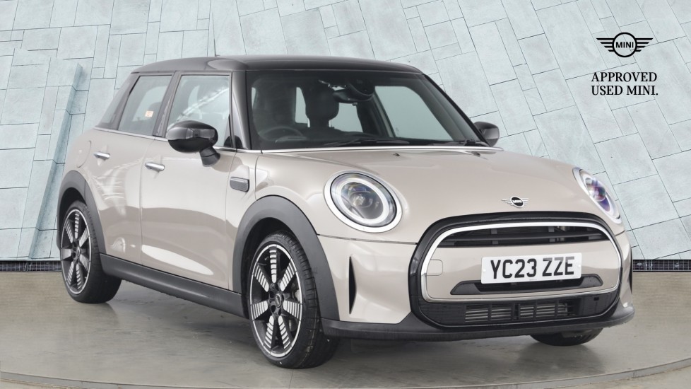 Used MINI Cooper 2023 for sale - 76493926: Photo 1