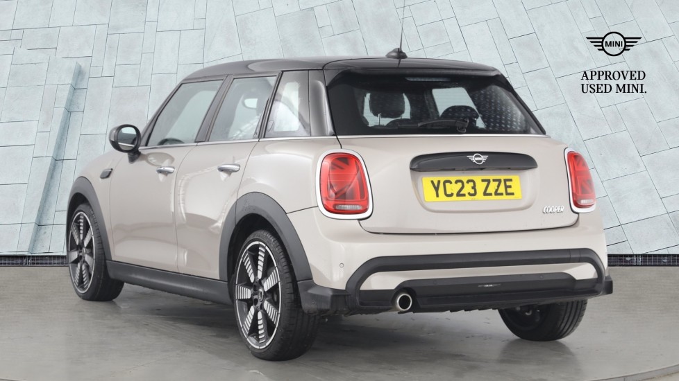 Used MINI Cooper 2023 for sale - 76493926: Photo 2